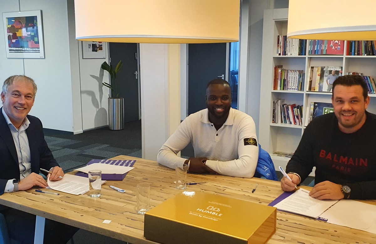 Ondertekening samenwerking Intrakoop en HUMBLE Ondertekening samenwerking Intrakoop en HUMBLE